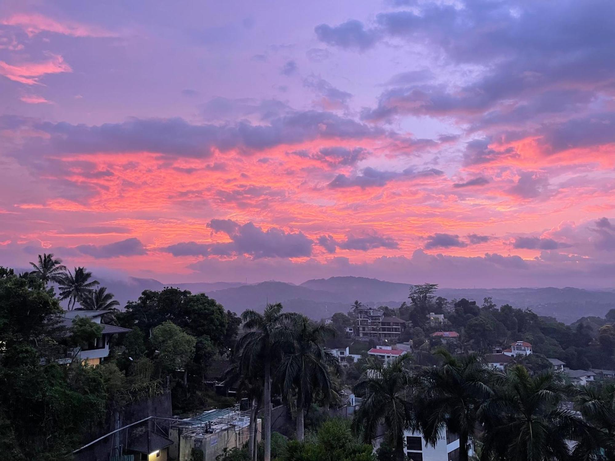 中国蒲公英民宿dandelion Guest House Villa With Mount View Κάντι Εξωτερικό φωτογραφία